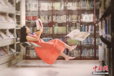 大学生摄影工作室推创意毕业照受热捧 6